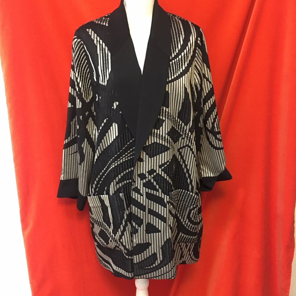 Zonda Nellis woven stripe long jacket black & gray abstract print xl